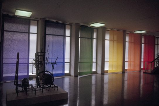 Farbfahnen in der Rathausgalerie Stuttgart, Juni 2002