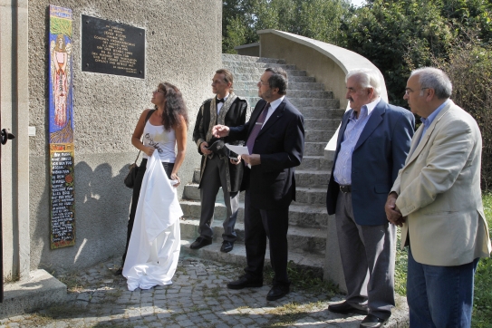 Enthüllung und Segnung eines Seelenbretts® auf dem Friedhof der Namenlosen in Wien-Albern am 23. September 2009; Foto © Hans Prammer, Wien