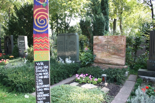 Seelenbretter® von Bali Tollak auf dem Friedhof Mannheim-Feudenheim, Baden-Württemberg, September bis November 2011
