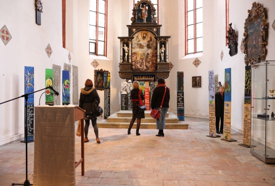 Engelbretter von Bali Tollak im Museum Kirche in Franken, Bad Windsheim, Oktober 2013 bis Januar 2014